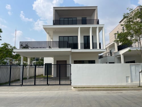 5 Bedrooms Single Villa for Sale Near K-Mall 2