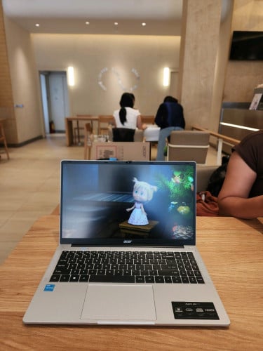 Acer aspire lite 15 នៅថ្មីលក់ឡៃឡុងធូរៗ