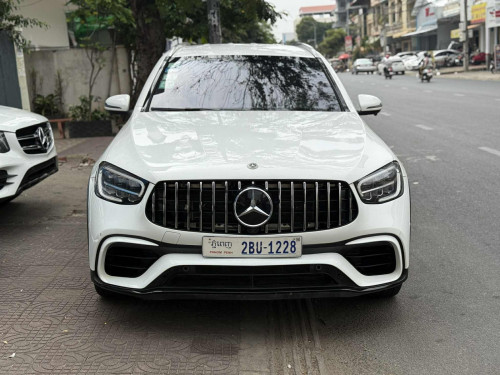 AMG GLC63 2016 ក្នុងលឿង