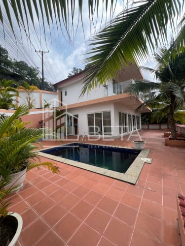 Villa with Swimming Pool for Sale