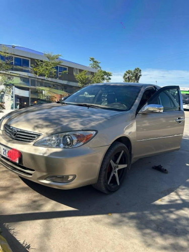 Camry xle ឆ្នាំ2003 ឡានស្អាតអត់បុកអត់ប៉ះ ឯកសារគ្រប់ ជិះផ្ទាល់8500$ចរចារ