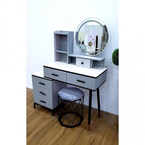 Cosmetic cabinet