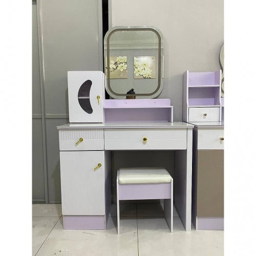 Cosmetic cabinet