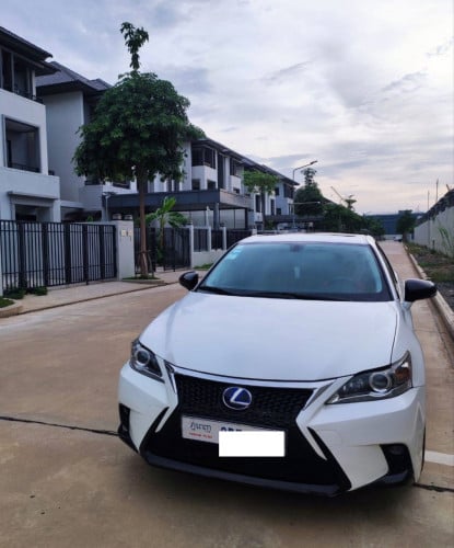 CT 200h 2012 For Rent /出租