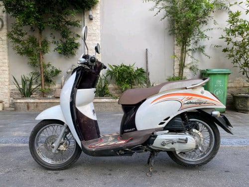 Honda scoopy