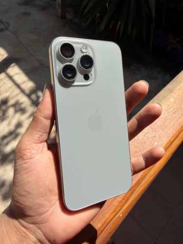 iPhone 15 Pro Max 98.9%