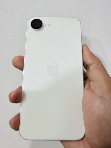 iPhone 16e