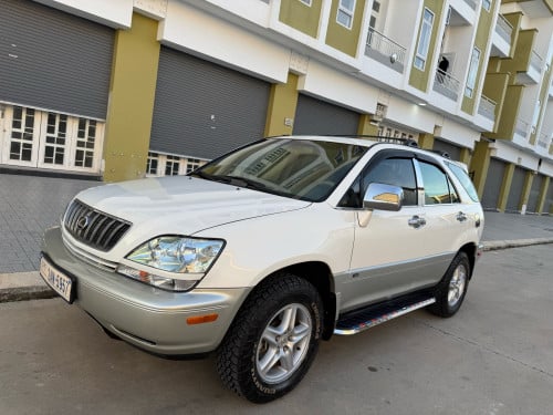 Lexus 01 ប៉ុង 1 ឡានស្អាត