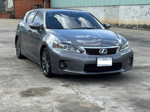 LEXUS CT 200h 2012 For Rent /出租