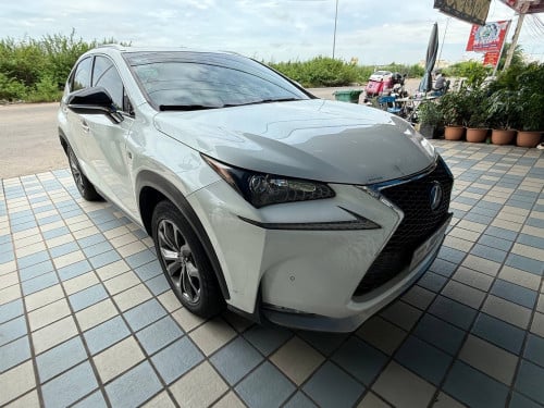 Lexus NX 200t F-Sport (Sin) 2015 Pong:1