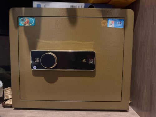 Mini safebox for documents