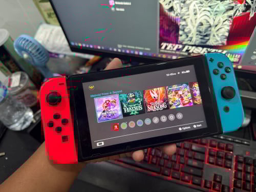 Nintendo Switch V1 JB 256GB 90% ( Can play online )
