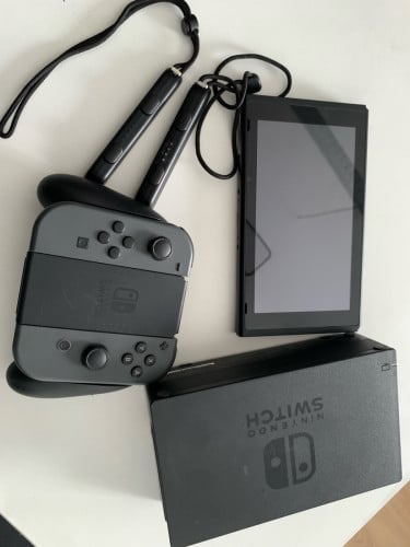 Nintendo switch V2 (No Jailbreak)