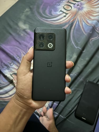 Oneplus 10pro Ram8G-256G នៅស្អាត ស្ទេី តិច