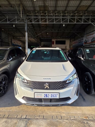 PEUGEOT 5008 2022 SmartKey ក្នុងខ្មៅថ្នេរក្រហម បេីកដំបូលដល់ក្រោយ ពូកស្បែក ក្រវាសជើងបើកគូទអូតូ