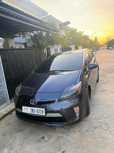 Prius 2012 option 3 plugin hybrid