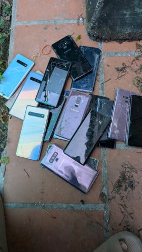 Samsung ខូចអេក្រង់ម៉ាស៊ីនដើរ លក់ ត្រូវការឆាត