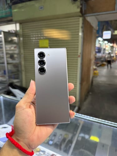 Samsung Fold6 256G Ram12G Sim2 eSIM KH ខូចអេក្រង់ក្នុងប្រើបានខាងក្រៅ