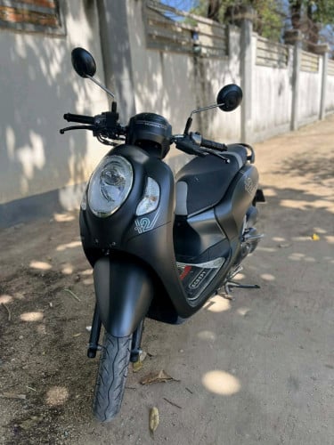 scoopy 022 តម្លៃ 1,750$ចរចាបាន