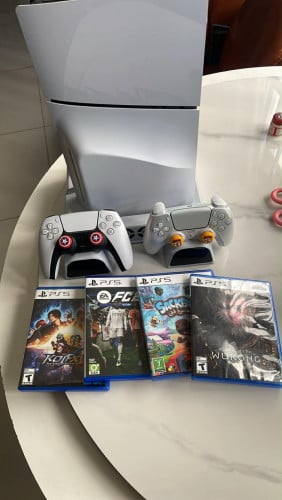 Sell Ps5 Slim have 2 controllers 4 Dsic 1 stand cooling ទើបទិញបានមួយ ចង់លក់ព្រោះអត់ពេលលង តម្លៃចរចារ