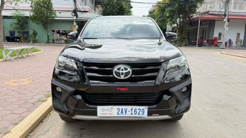 Toyota fortuner 2018 TRD full