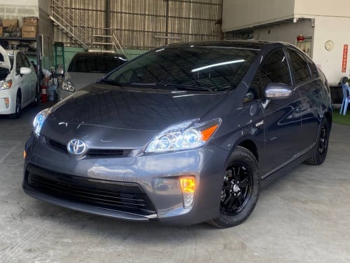 Toyota Prius 2012 option 4 Deluxe solar ទេីបតែចូលស្តុកថ្មី តម្លៃល្អខ្លាំង បង់រំលោះសិក្សា១ថ្ងៃដកឡាន