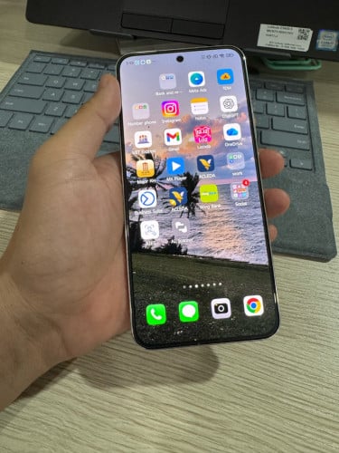 Xiaomi Mi 13 Ram 12/512  version CH សំនុំ​លក់ 250$