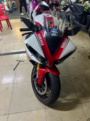 Yamaha R1 full tax paper