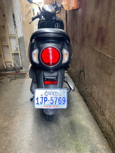 ម៉ូតូលក់