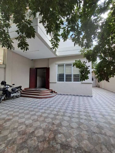 វីឡាភ្លោះសម្រាប់លក់ នៅបុរីប៉េងហួតបឹងស្នោរ