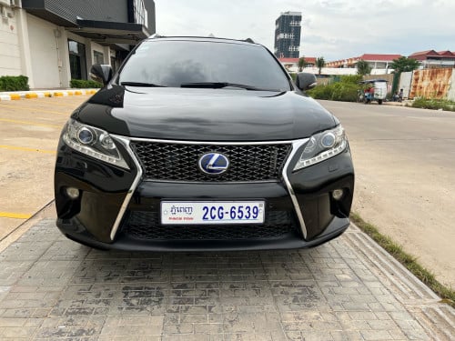 ស្រីម៉ៅកំពូលសម្រស់ ថ្មីមិនដែលជូប