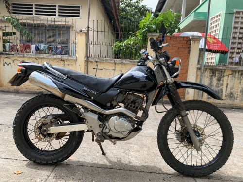 ម៉ូតូលក់​