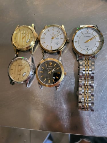 លក់នាឡិកាបុរសប្រេីថ្មតួខ្សែអុីណុកទាំងអស់ស្អាតហ្សីន