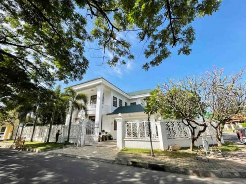 វីឡាអាងទឹកសំរាប់ជួលនៅទួលគោក