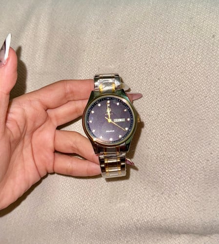 នាឡិកាបុរសថ្មីលក់ខាត់