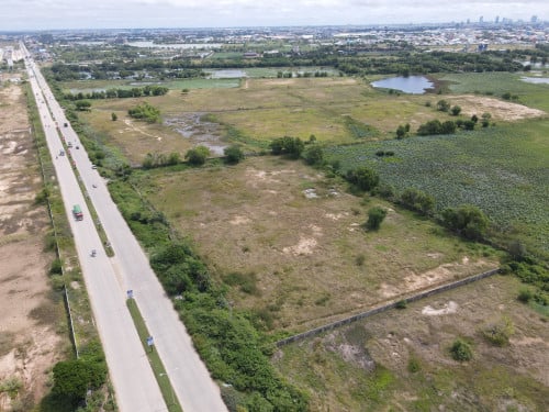 ដីលក់បន្ទាន់-ជាប់ផ្លូវទំនប់កប់ស្រូវ