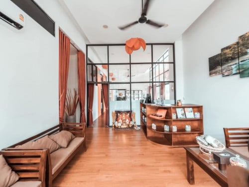 អាជីវកម្ម កំពង់ដំនើរការល្អស្ទីមសូណា ម៉ាស្សា ខ្នាតធំ បើកជាង 10 ឆ្នាំ