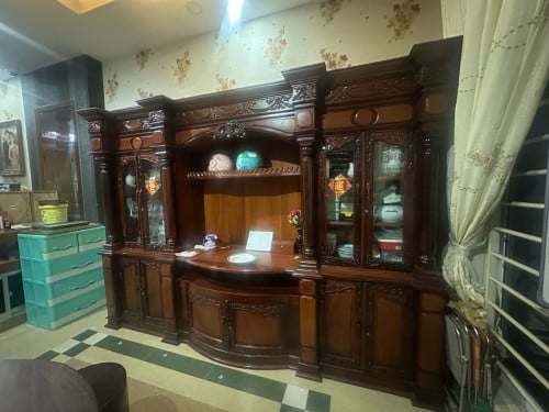 ទូរលក់កំពស់​ 2.2cm បណ្តោយ​ 2.96cm​ តម្លៃ​ 2800$ ចរចារ