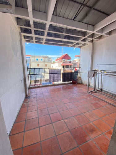 ផ្ទះលក់ 37E3 (ជាន់ទី3) ផ្លូវ136 (ជិតមាត់ទន្លេ)