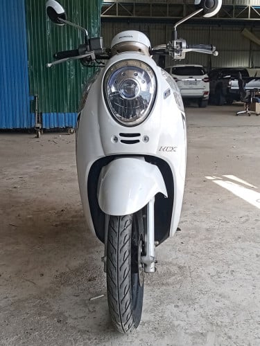 ម៉ូតូលក់ប្រញាប់លុយបង់ធនាគា 870$ចុះបានតិចតួច