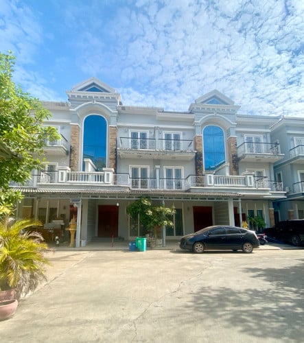 វីឡាកូនកាត់សំរាប់លក់នៅបុរីវិមានភ្នំពេញ | Link Villa for sale in Borey Vimean Phnom Penh