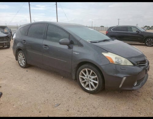 ឡានសាង PriusV2013 opt5 ពណ័ប្រផេះ ក្នុងសដោះគោ14ម៉ឺនMile