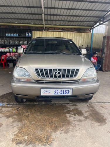 ចង់លក់ឡានRx300ប៉ុង១ឡាន០១ថ្មីណាស់