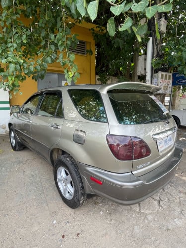 ឡានលក់ RX300 ឆ្នាំ99 ប៉ុង2 ឡានស្អាត$7800