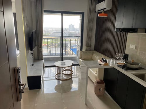 ✨ Studio Units for Rent – R&F Miro Condo ✨