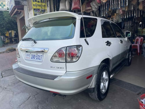 01 ប៉ុង1 ទឹកថាំ្នស្រុីនម៉ានជំុ មា្ចស់ដេីមប្រេីថែ ម៉ាសុីនប្រអប់ជិះស្រួល