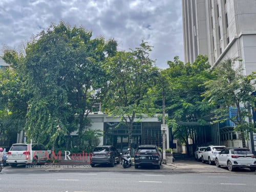 1193 sqm commercial available on Norodom Boulevard