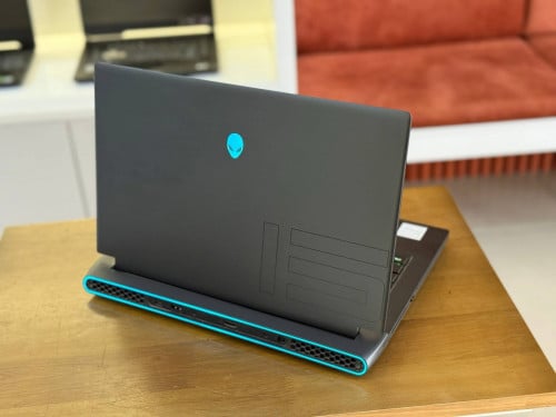 Alienware M15 R7