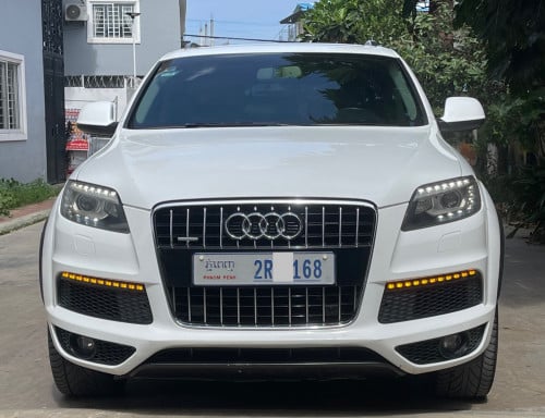 Audi Q7 V6 year 2012 full options