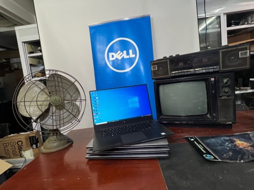 DELL-Precision 5520 i7-7820HQ 16/512 VGA 4gb